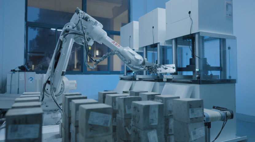 混凝土抗壓強(qiáng)度檢測機(jī)器人。