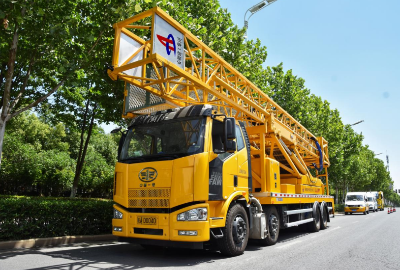 建工檢測橋檢車。